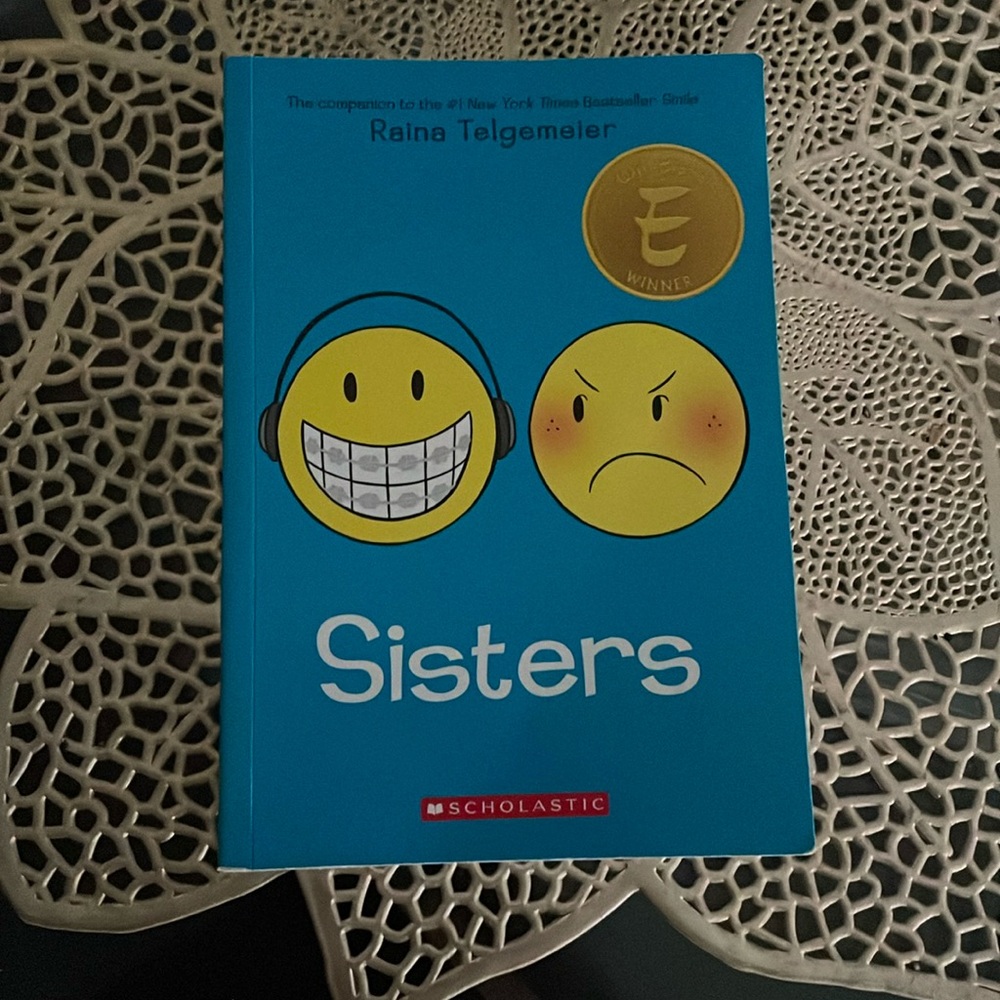 Sisters Book, Author Raina Telgemier